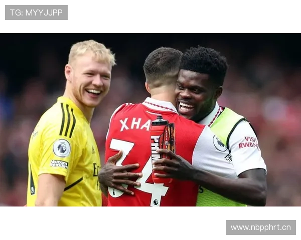 赖斯与托马斯中场战术角色及体系结构对比分析